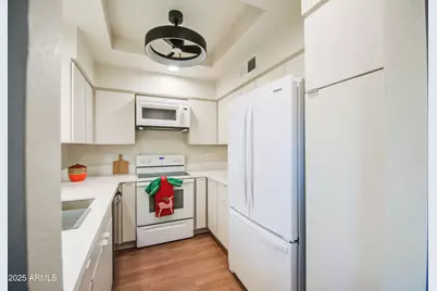 5640 E Bell Road #1010, Scottsdale, AZ 85254 - Photo 13