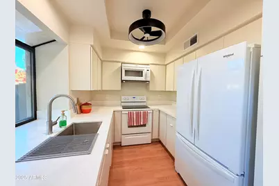 5640 E Bell Road #1010, Scottsdale, AZ 85254 - Photo 7