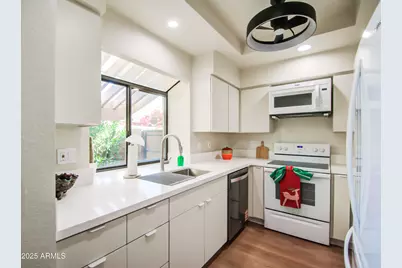 5640 E Bell Road #1010, Scottsdale, AZ 85254 - Photo 11