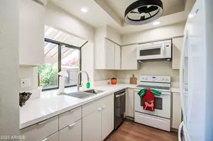 5640 E Bell Rd, Scottsdale, AZ 85254 - Photo 11