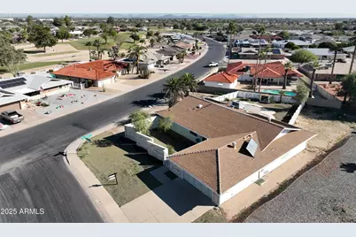 9803 W Pebble Beach Drive, Sun City, AZ 85351 - Photo 5