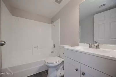 1703 W Mountain View Road #Apt 1, Phoenix, AZ 85021 - Photo 11