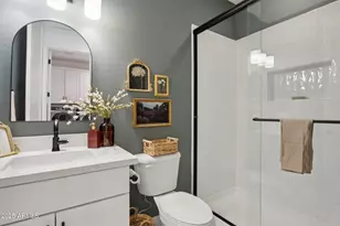 576 E Tanglewood Trl, Phoenix, AZ 85085 - Photo 19