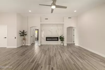 6152 W Blackhawk Drive, Glendale, AZ 85308 - Photo 9