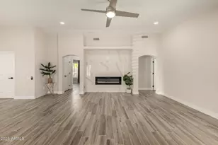 6152 W Blackhawk Dr, Glendale, AZ 85308 - Photo 9