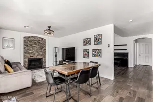 729 E Glenhaven Dr, Phoenix, AZ 85048 - Photo 9