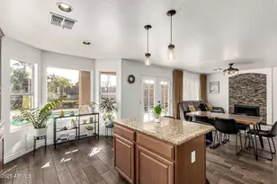 729 E Glenhaven Dr, Phoenix, AZ 85048 - Photo 9