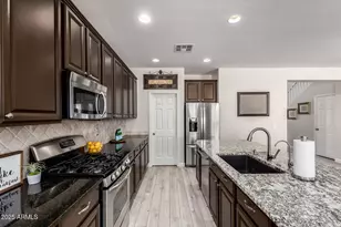 4668 S McMinn Dr, Gilbert, AZ 85297 - Photo 5