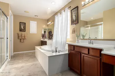 6820 S 42nd Lane, Phoenix, AZ 85041 - Photo 25