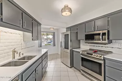 10238 W Campana Drive, Sun City, AZ 85351 - Photo 11