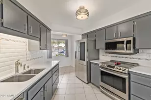 10238 W Campana Dr, Sun City, AZ 85351 - Photo 11