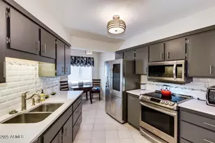 10238 W Campana Dr, Sun City, AZ 85351 - Photo 3