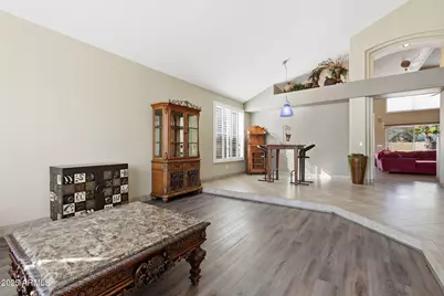 718 E Mountain Sage Drive, Phoenix, AZ 85048 - Photo 9