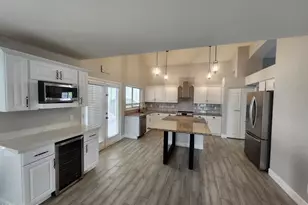 15846 S 17th Ln, Phoenix, AZ 85045 - Photo 7