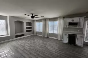 15846 S 17th Ln, Phoenix, AZ 85045 - Photo 9