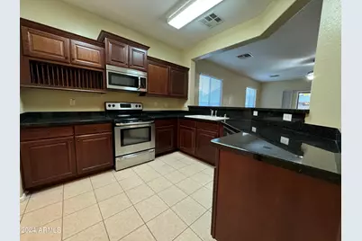 2524 W Fawn Drive, Phoenix, AZ 85041 - Photo 5