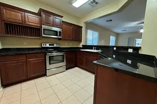 2524 W Fawn Dr, Phoenix, AZ 85041 - Photo 5