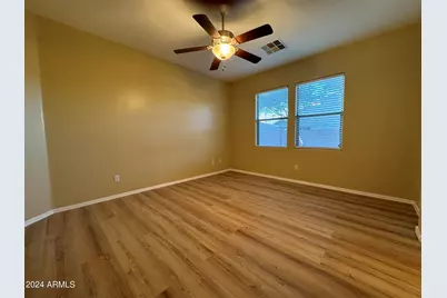 2524 W Fawn Drive, Phoenix, AZ 85041 - Photo 7