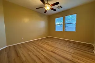 2524 W Fawn Dr, Phoenix, AZ 85041 - Photo 7