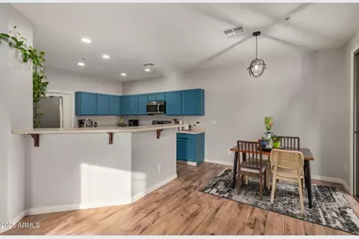 2925 E Dunbar Drive, Phoenix, AZ 85042 - Photo 9