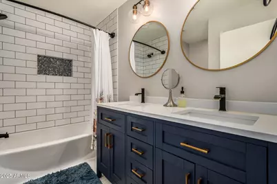 2925 E Dunbar Drive, Phoenix, AZ 85042 - Photo 5