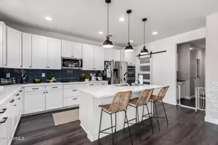 2510 E Fawn Dr, Phoenix, AZ 85042 - Photo 11