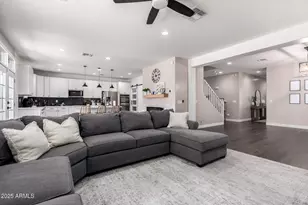 2510 E Fawn Dr, Phoenix, AZ 85042 - Photo 9