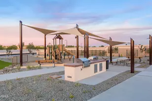 2510 E Fawn Dr, Phoenix, AZ 85042 - Photo 35