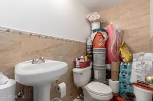 7136 W Westview Dr, Phoenix, AZ 85033 - Photo 21