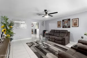 7136 W Westview Dr, Phoenix, AZ 85033 - Photo 5