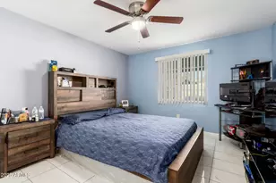 7136 W Westview Dr, Phoenix, AZ 85033 - Photo 17