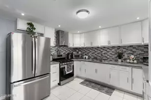 7136 W Westview Dr, Phoenix, AZ 85033 - Photo 7