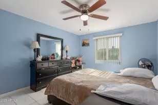 7136 W Westview Dr, Phoenix, AZ 85033 - Photo 17