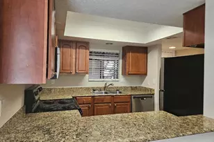 3329 W Danbury Dr, Phoenix, AZ 85053 - Photo 9