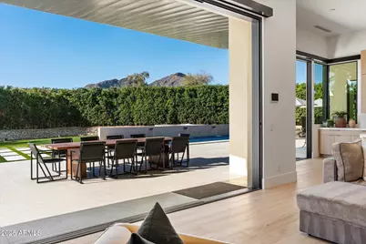 5517 N 68th Place, Paradise Valley, AZ 85253 - Photo 9