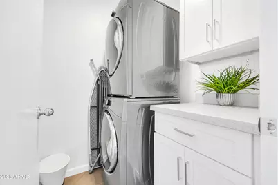 8614 E Monterey Way, Scottsdale, AZ 85251 - Photo 17