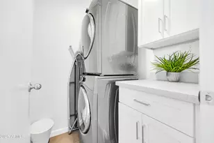 8614 E Monterey Way, Scottsdale, AZ 85251 - Photo 17