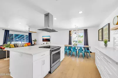 8614 E Monterey Way, Scottsdale, AZ 85251 - Photo 7