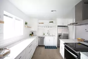 8614 E Monterey Way, Scottsdale, AZ 85251 - Photo 43