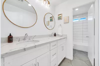 8614 E Monterey Way, Scottsdale, AZ 85251 - Photo 21