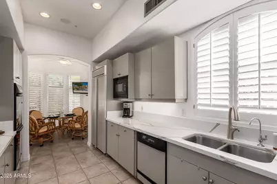 8324 E Cactus Wren Road, Scottsdale, AZ 85250 - Photo 9