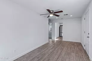 398 W Fairview St, Chandler, AZ 85225 - Photo 7