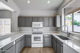 4043 W Desert Hollow Dr, Phoenix, AZ 85083 - Photo 13