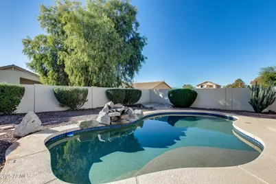 4043 W Desert Hollow Drive, Phoenix, AZ 85083 - Photo 31