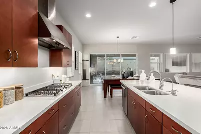 1115 E Paseo Way, Phoenix, AZ 85042 - Photo 9