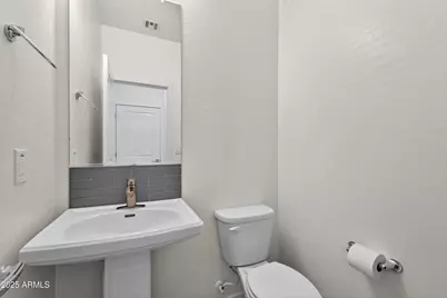 2349 E Hidalgo Avenue, Phoenix, AZ 85040 - Photo 11