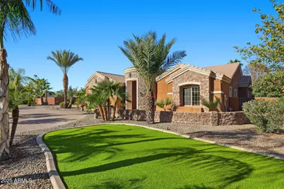 2218 E Brooks Farm Road, Gilbert, AZ 85298 - Photo 9