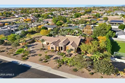 2218 E Brooks Farm Road, Gilbert, AZ 85298 - Photo 5