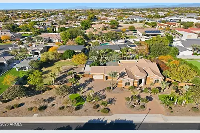 2218 E Brooks Farm Road, Gilbert, AZ 85298 - Photo 3