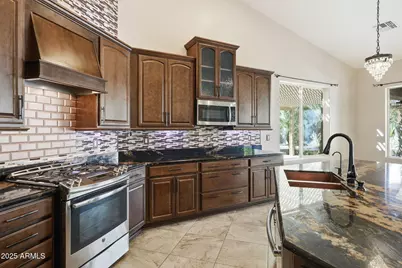 2218 E Brooks Farm Road, Gilbert, AZ 85298 - Photo 17